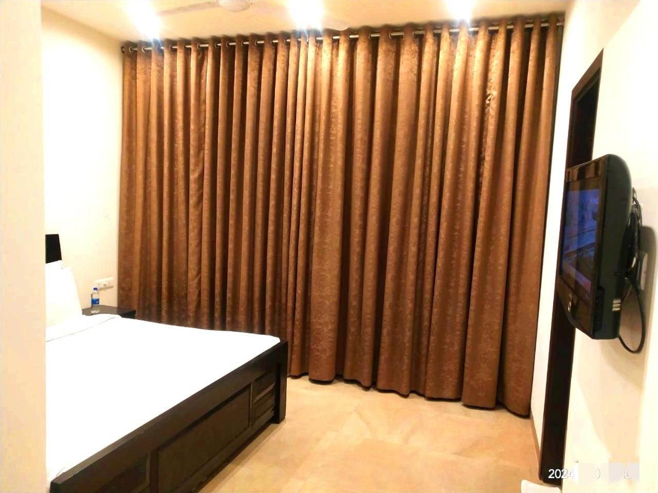 When In Gurgaon - Artemis Hospital 1 Min Walk, Fortis & Medanta 4 Mins Drive Eksteriør billede